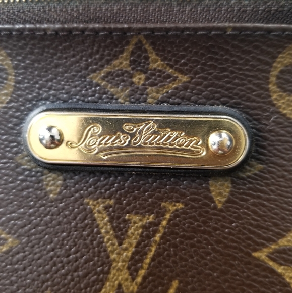 Authentic EUC Louis Vuitton Eva clutch - Picture 3 of 11